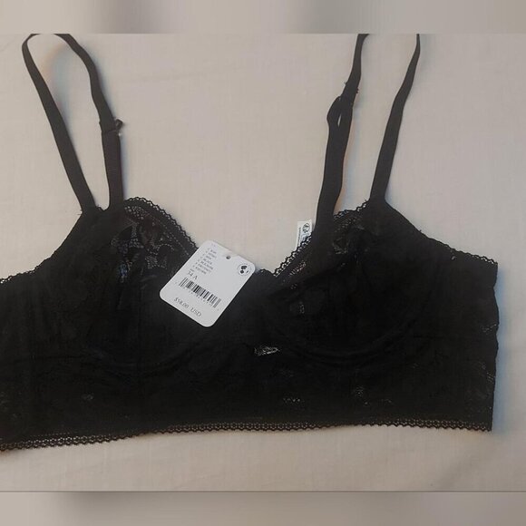 Free People  Romantic Gothic Lace Bralette Feminine & Flirty Intimates - Picture 1 of 6